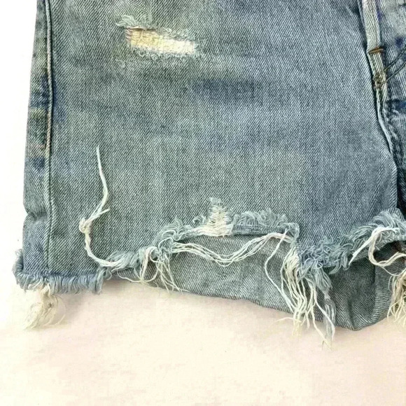 Levi’s Retro Highrise Butterfly Light Wash Distressed Wedgie Jean Shorts Size 26 - Picture 11 of 16